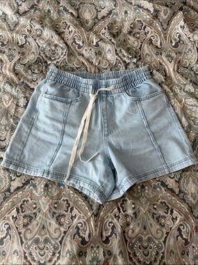 Universal Thread Drawstring Shorts
